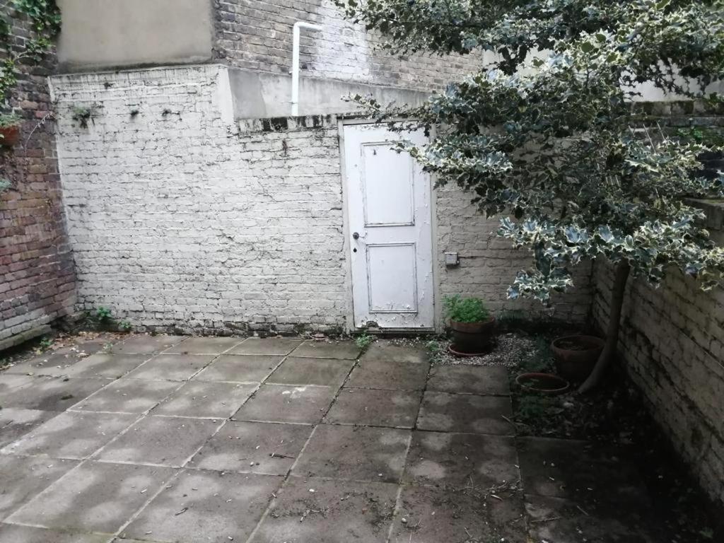 Entire 2-Bedroom Flat In Camden London Exterior foto